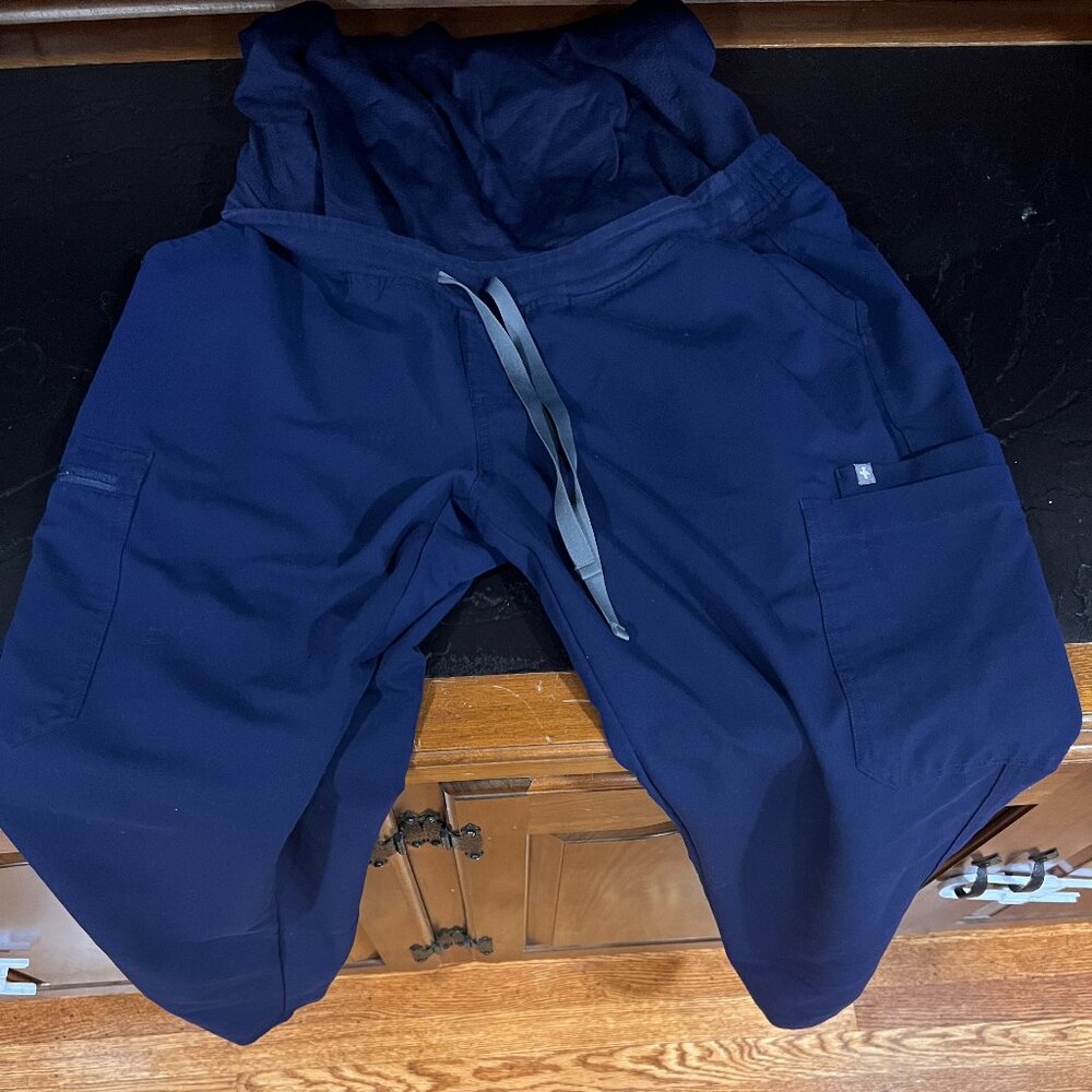 FIGS Yola Maternity Skinny Scrub Pants™ – Navy, Size Large ✨ Completely Sold Out